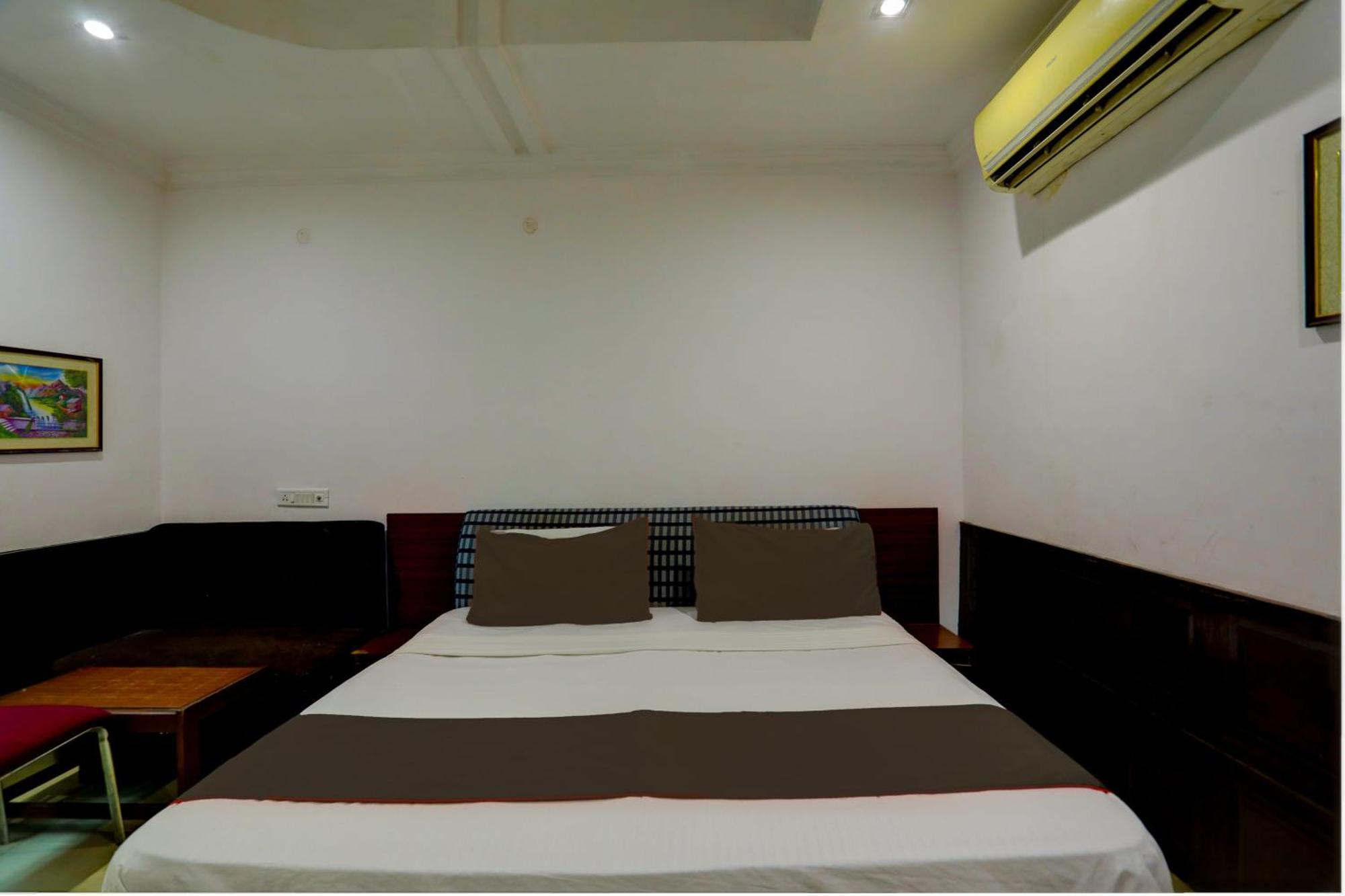 Hotel Monarch Inn Lucknow Esterno foto